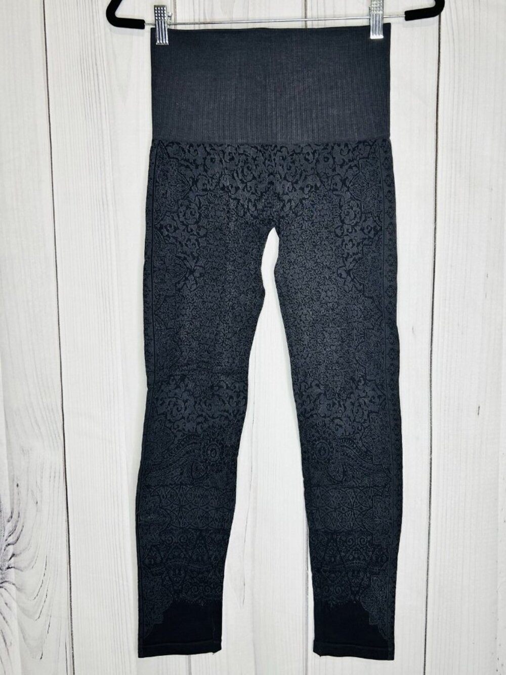 M Rena One Size Leggings Jacquard Stretch Tummy Control Black Gray Seamless